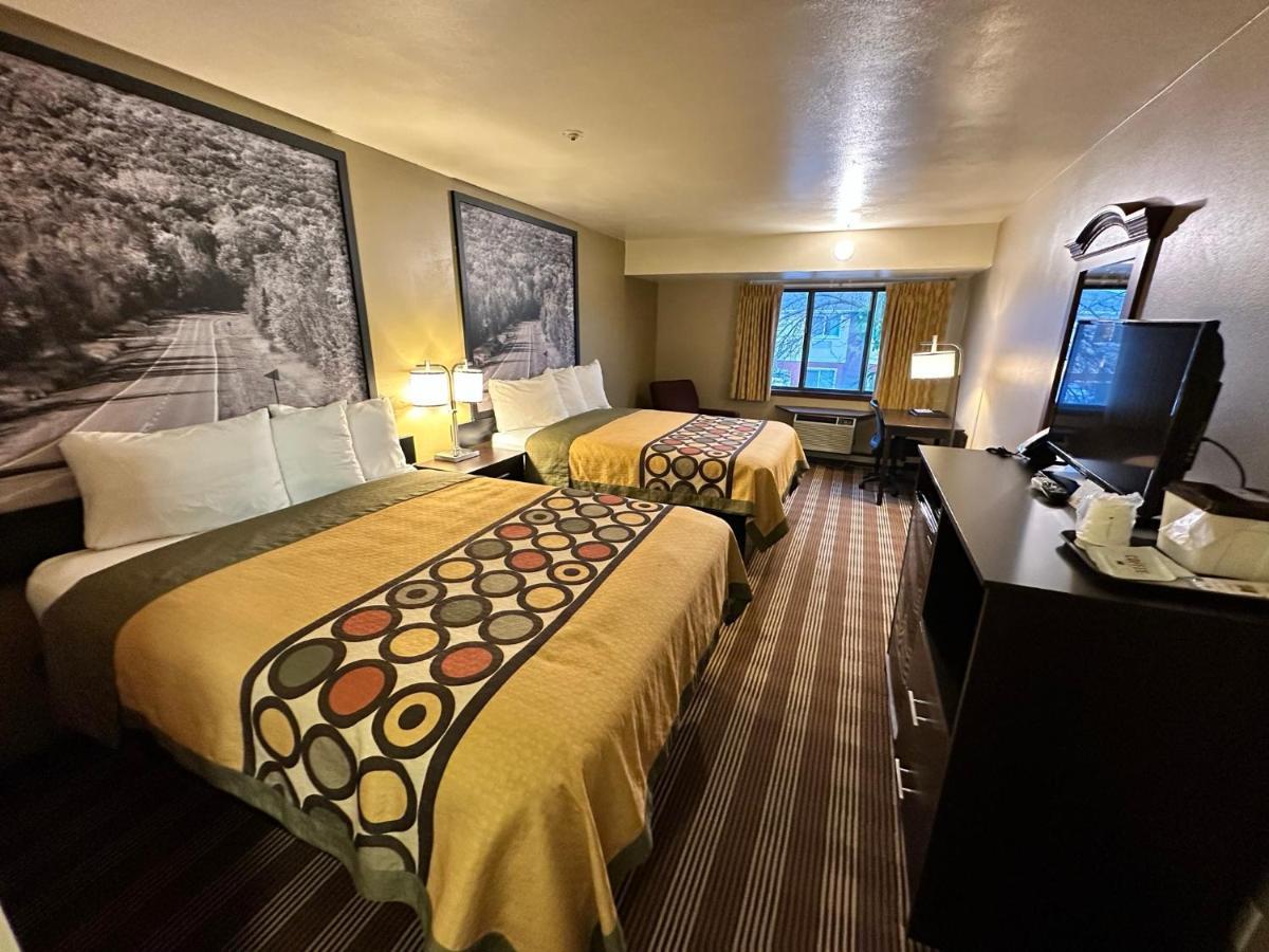 Super 8 By Wyndham Eau Claire Wi Hotel Exterior foto