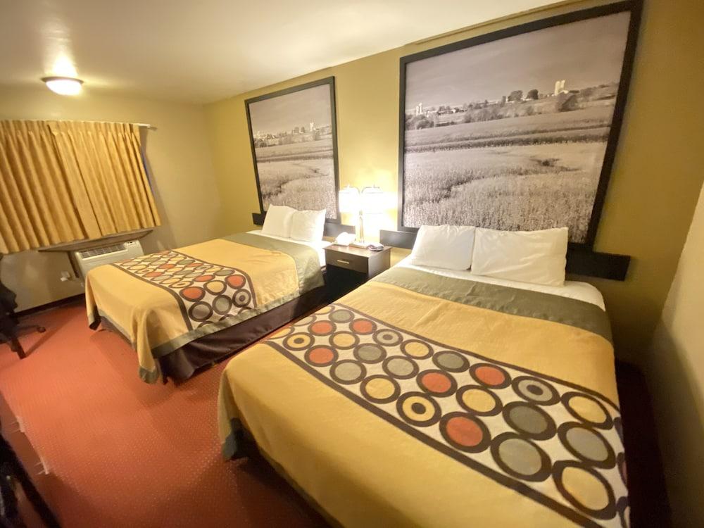Super 8 By Wyndham Eau Claire Wi Hotel Exterior foto