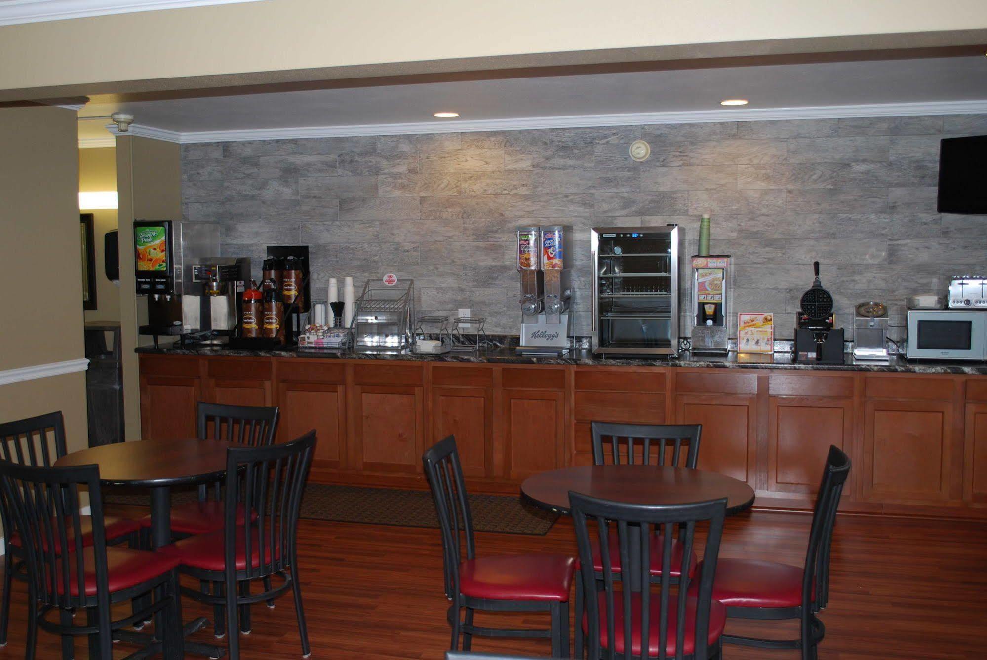 Super 8 By Wyndham Eau Claire Wi Hotel Exterior foto